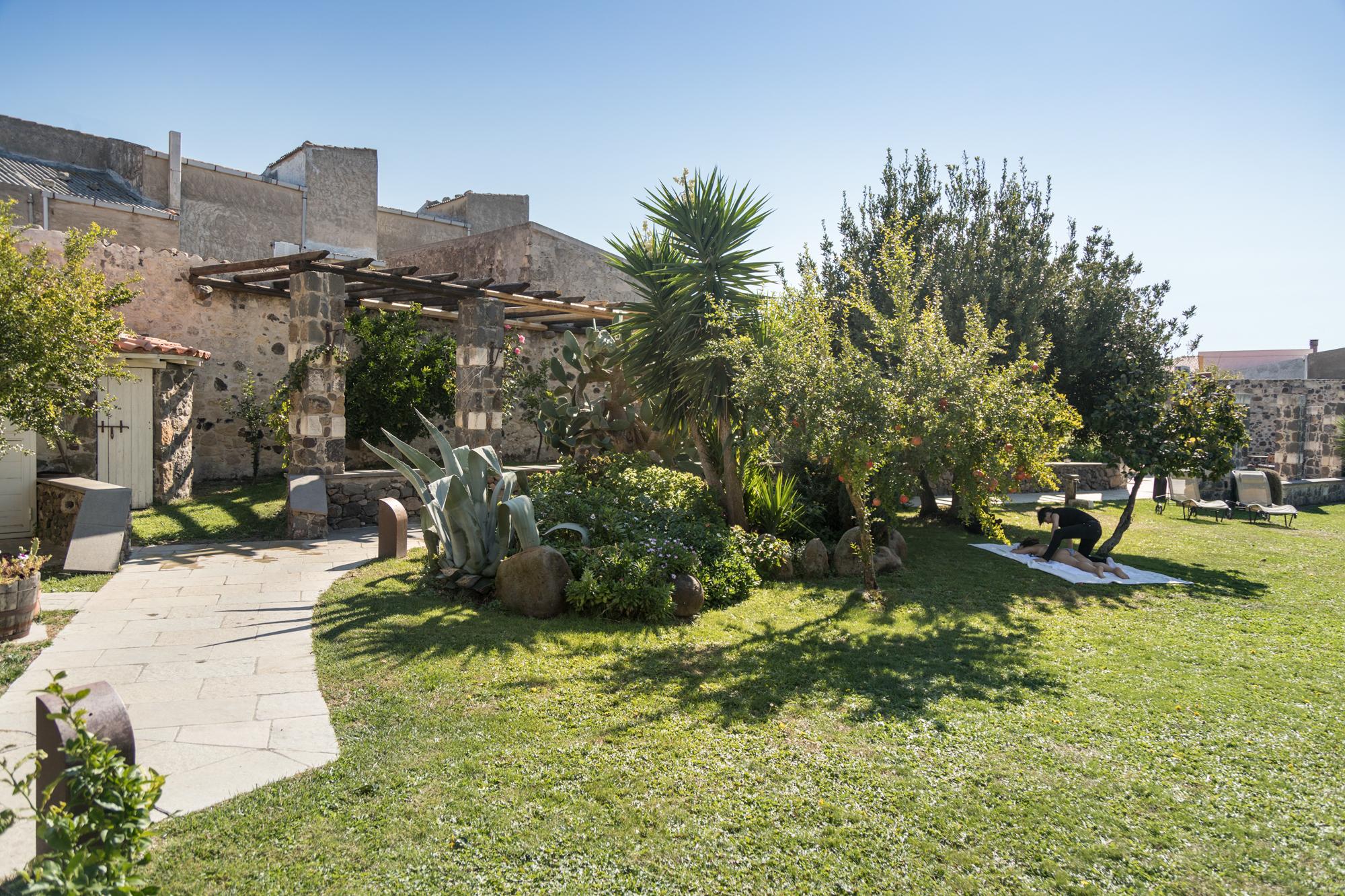 Hotel Maison Tresnuraghes Exterior photo